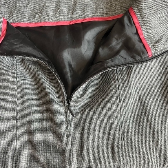 Worthington Gray Pencil Skirt size 6 rear zipper with hook/eye. - Picture 4 of 9